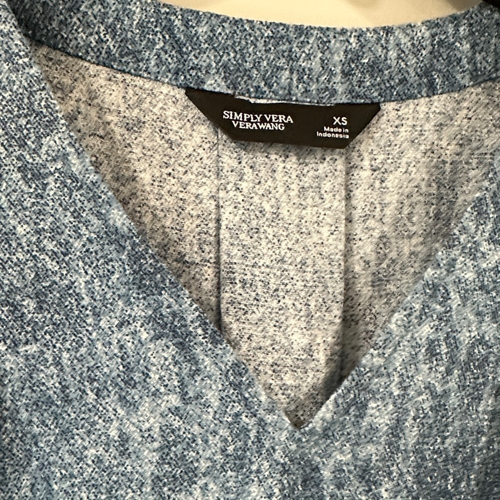 Simply Vera Vera Wang Blue V-Neck Blouse XS Rayon blend - Picture 2 of 6